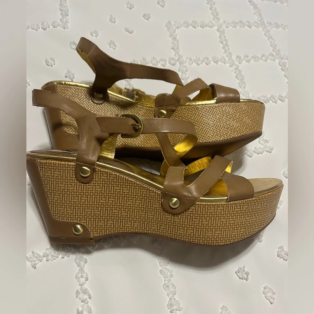 Audrey Brooke never worn